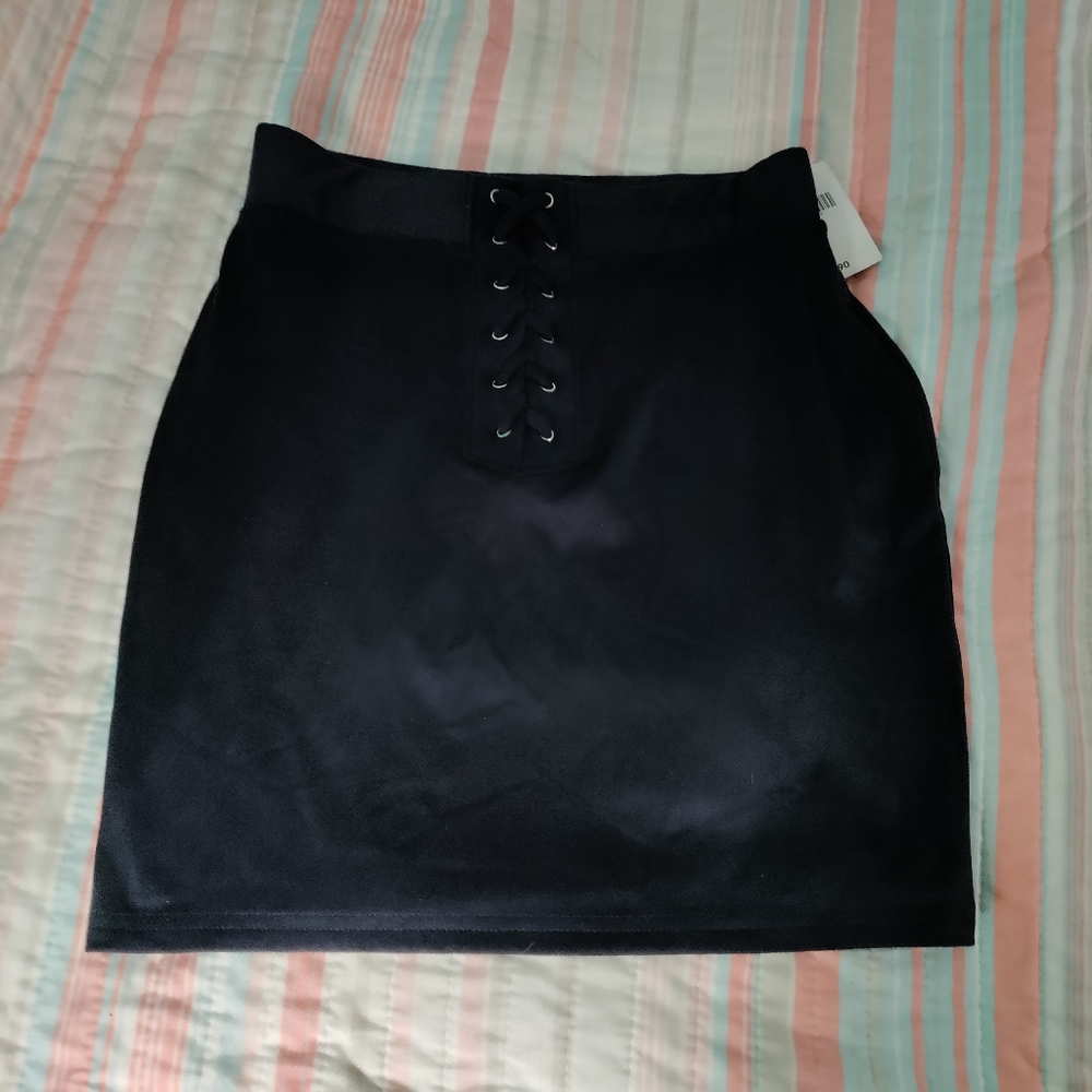 3/30 NWT Blue Suede Lace Up Mini